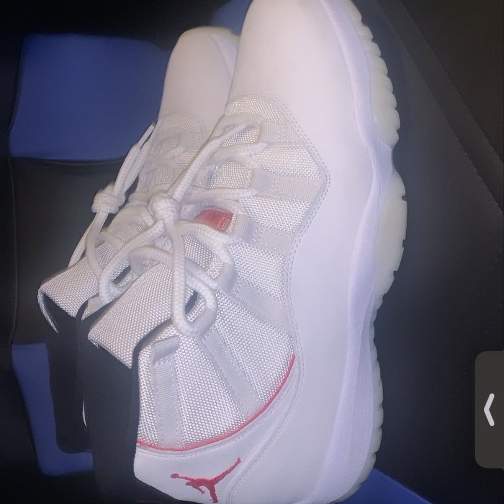 Nike men’s Air Jordan Retro 11 Basketball